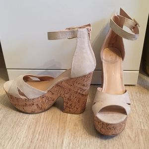 Wild Diva Sandals |Wedges | MINT | Sz 8.5